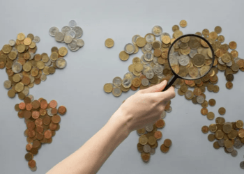 Apesar de cenário adverso, analistas apontam oportunidades para investir fora do país