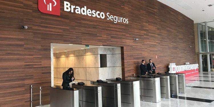 Seguradora deve pagar indenização e seguro de vida negado à idosa em Manaus