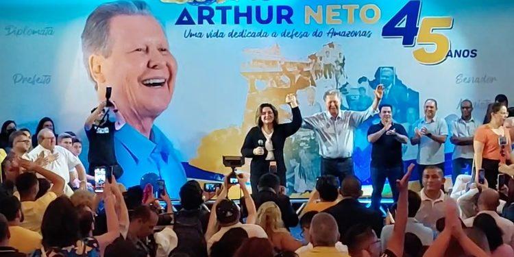 Arthur Virgílio anuncia Maria do Carmo Seffair como suplente no Senado