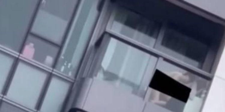 Após ser flagrada fazendo sexo em varanda, mulher é presa em Hong Kong