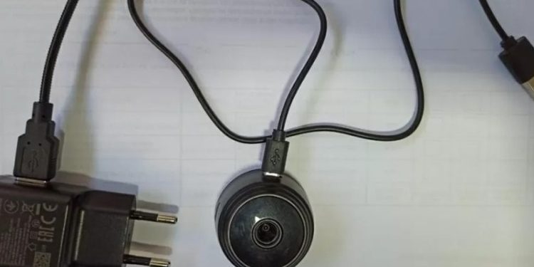 Homem é preso após tentar instalar câmera na casa da ex para vigiá-la