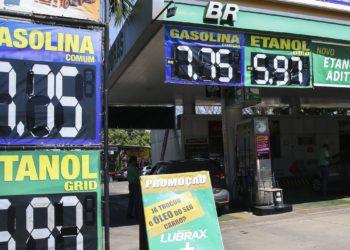 Câmara aprova PL que exige transparência em preços de combustíveis