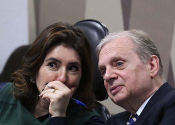 Anúncio de Tasso como vice de Simone Tebet trava com impasse entre PSDB e MDB no RS