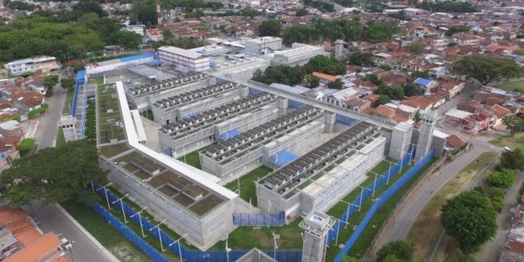 Incêndio em prisão na Colômbia deixa ao menos 49 mortos e 30 feridos