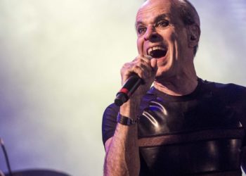 Ney Matogrosso faz show com funk e reverência a indígenas no ‘Rock in Rio Lisboa’