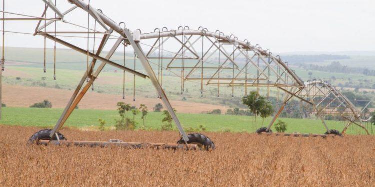 Em guerra, Rússia promete manter comércio de fertilizantes com Brasil