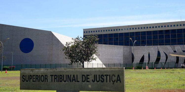STJ começa a decidir sobre pensão para pets após separação de casal