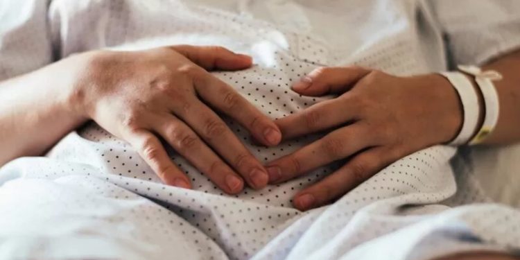 O que se sabe sobre caso de estupro por médico durante parto no RJ