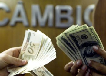 Dólar encosta em R$ 5,50 após alta dos juros na zona do euro