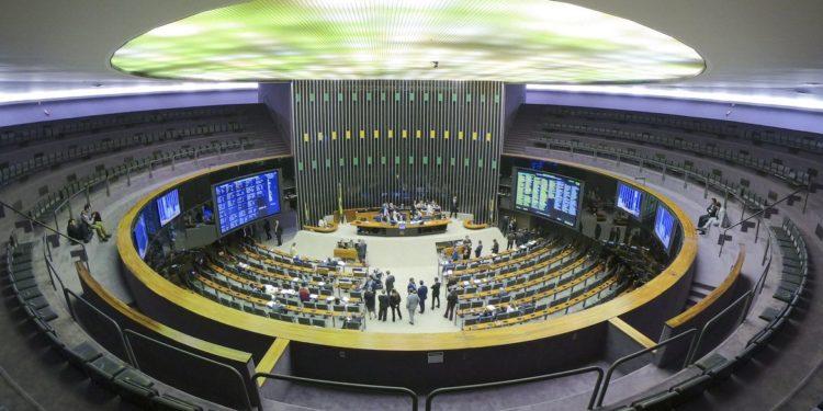 Após impasse sobre LDO, sessão do Congresso é suspensa