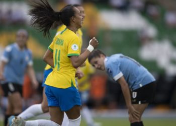 Brasil derrota Uruguai e mantém 100% de aproveitamento na Copa América