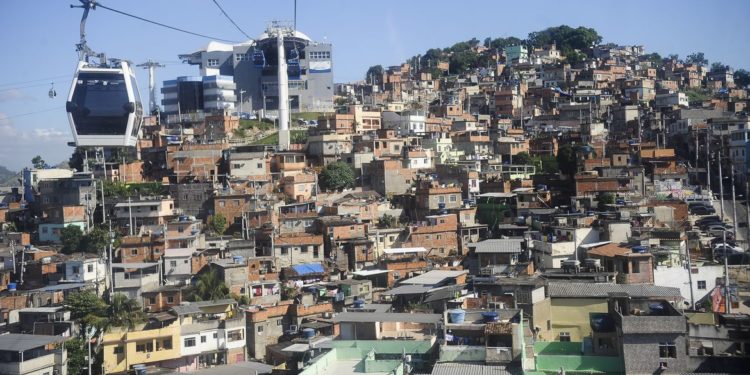 Teleférico do Alemão, no Rio, deve voltar a operar em julho de 2023