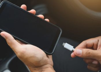 Anatel faz consulta pública para padronizar carregadores de celular