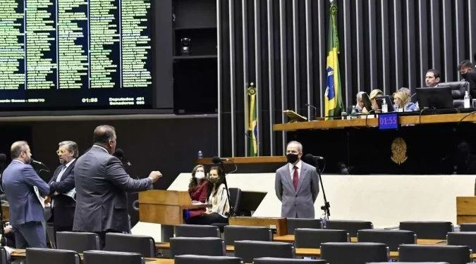 Congresso derruba vetos em projetos de repasse de verbas à cultura