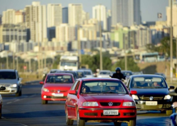 Brasilienses arriscam a vida nas vias da morte que cruzam o DF