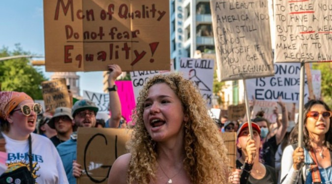 Motorista grávida usa mudança em lei do aborto nos EUA para alegar ‘2º passageiro’ e escapar de multa