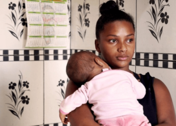 ‘Minha filha nasceu desnutrida’: 10 milhões de crianças sobrevivem em famílias com R$ 300 por mês