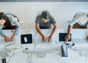 Trabalhador ou máquina? As 10 ocupações com maior (e menor) chance de sumir no Brasil