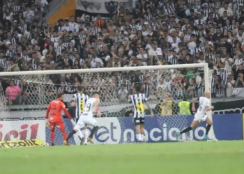 Atlético tem apagão e perde de virada para o Corinthians no Mineirão