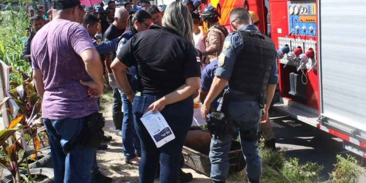 Jovem encontrado em igarapé em Manaus teve o corpo ‘ticado’ com mais de 10 facadas