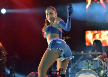 Anitta pede o namorado Murda Beatz em casamento