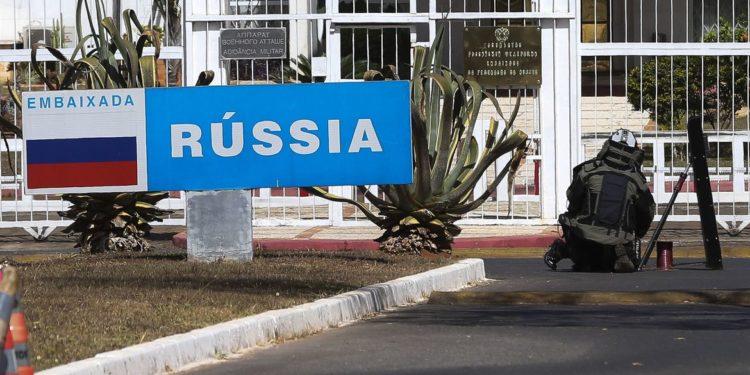 Ameaça de bomba na Embaixada da Rússia mobiliza forças de segurança