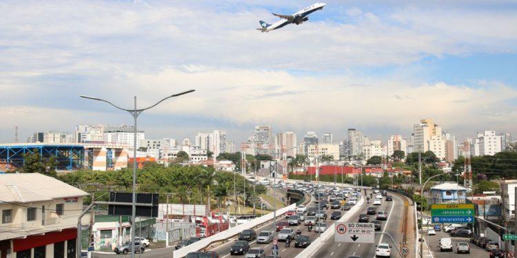 Demanda por voos domésticos tem queda de 2,5% no Brasil em maio