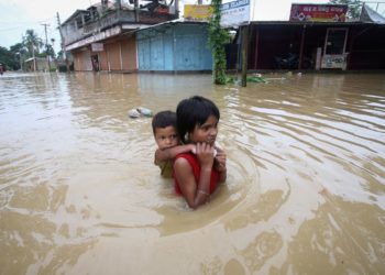 Enchente em Caxemira, na Índia, deixa pelo menos 16 mortos