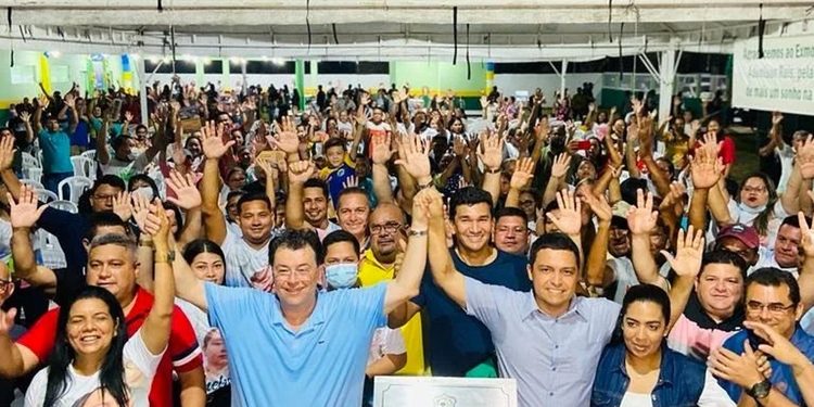 Eduardo Braga participa de inauguração de escola em Nova Olinda do Norte – AM