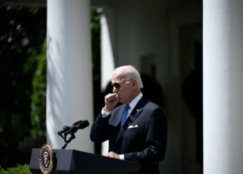 Biden condena ‘ataque feroz’ contra Salman Rushdie