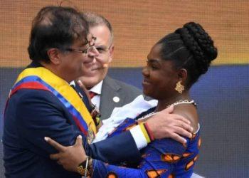 É hora da mudança”, diz novo presidente da Colômbia