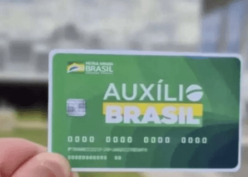 Especialistas alertam sobre risco do empréstimo vinculado ao Auxílio Brasil