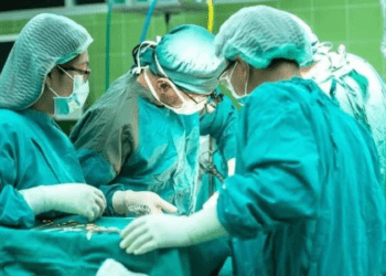 Febre entre famosas, cirurgia para aumentar bumbum pode levar à morte