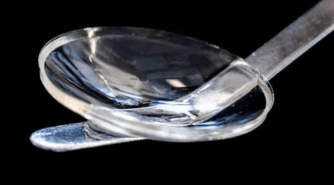 Camada ocular feita da pele de porco é implantada em 14 pessoas cegas