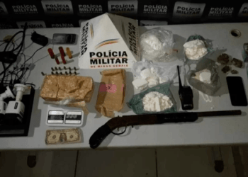 Polícia apreende drogas após homem publicar foto armado no Instagram, em MG