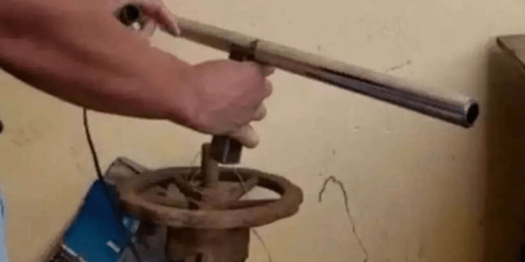 Homem morre com tiro de armadilha criada por ele mesmo contra roubos, em MG