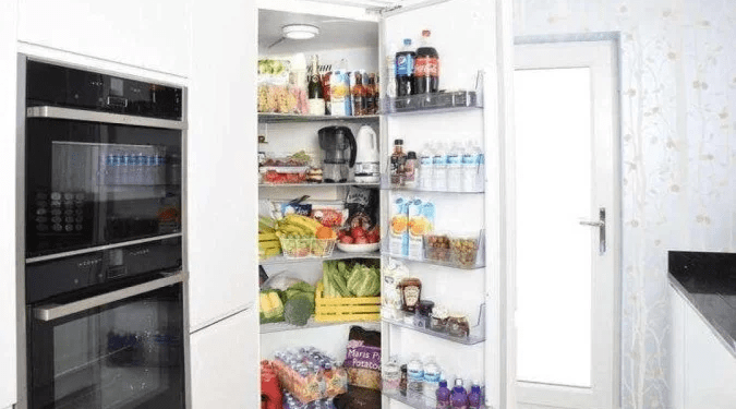 Nutricionista ensina quais alimentos vão dentro e fora da geladeira