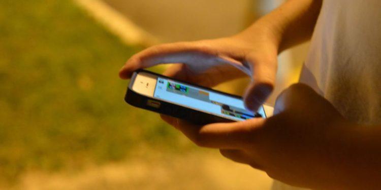 32% das crianças e dos adolescentes buscam apoio emocional na internet