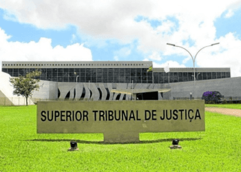 Jair Bolsonaro escolhe Messod Azulay e Domingues para o STJ