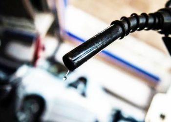 Após 3 reduções, preço da gasolina cai 1,8% e custa R$ 5,40 em média, diz ANP