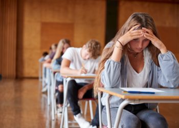Alunos aprendem só 45% do esperado na volta ao presencial, e 31% podem desistir da escola