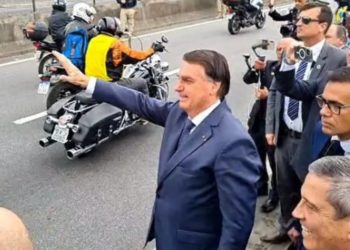 Bolsonaro participa de formatura de oficiais do Exército