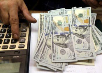 Após CPI ameno nos EUA, dólar fecha em baixa de 0,87%, cotado a R$ 5,0850
