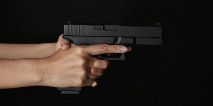 Atiradores burlam normas e andam armados longe de clubes de tiro, mostram boletins