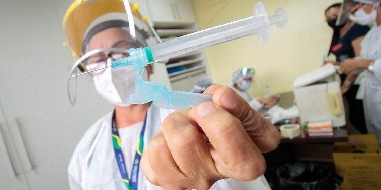 Mais de 684 mil pessoas não tomaram 1º dose de vacina contra covid no Amazonas