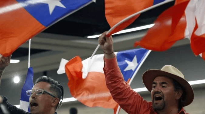 Chile rejeita nova Constituição após plebiscito realizado neste domingo (4)