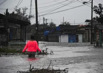 Cuba sofre apagão após passagem de furacão com ventos de ate 205 km/h