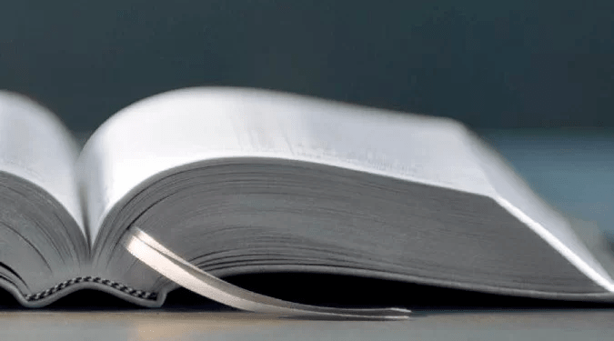 Primeira Bíblia com tradução em língua de sinais é lançada no Brasil