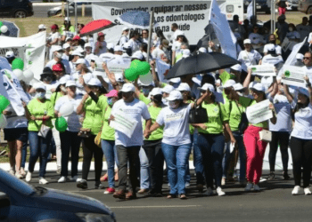 Entidades convocam ato nacional em defesa do piso da enfermagem
