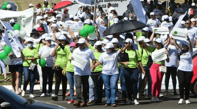 Entidades convocam ato nacional em defesa do piso da enfermagem